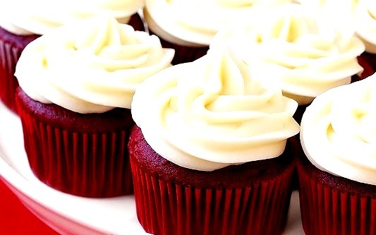Recipe: Red Velvet Cupcakes with Cream Cheese Frosting